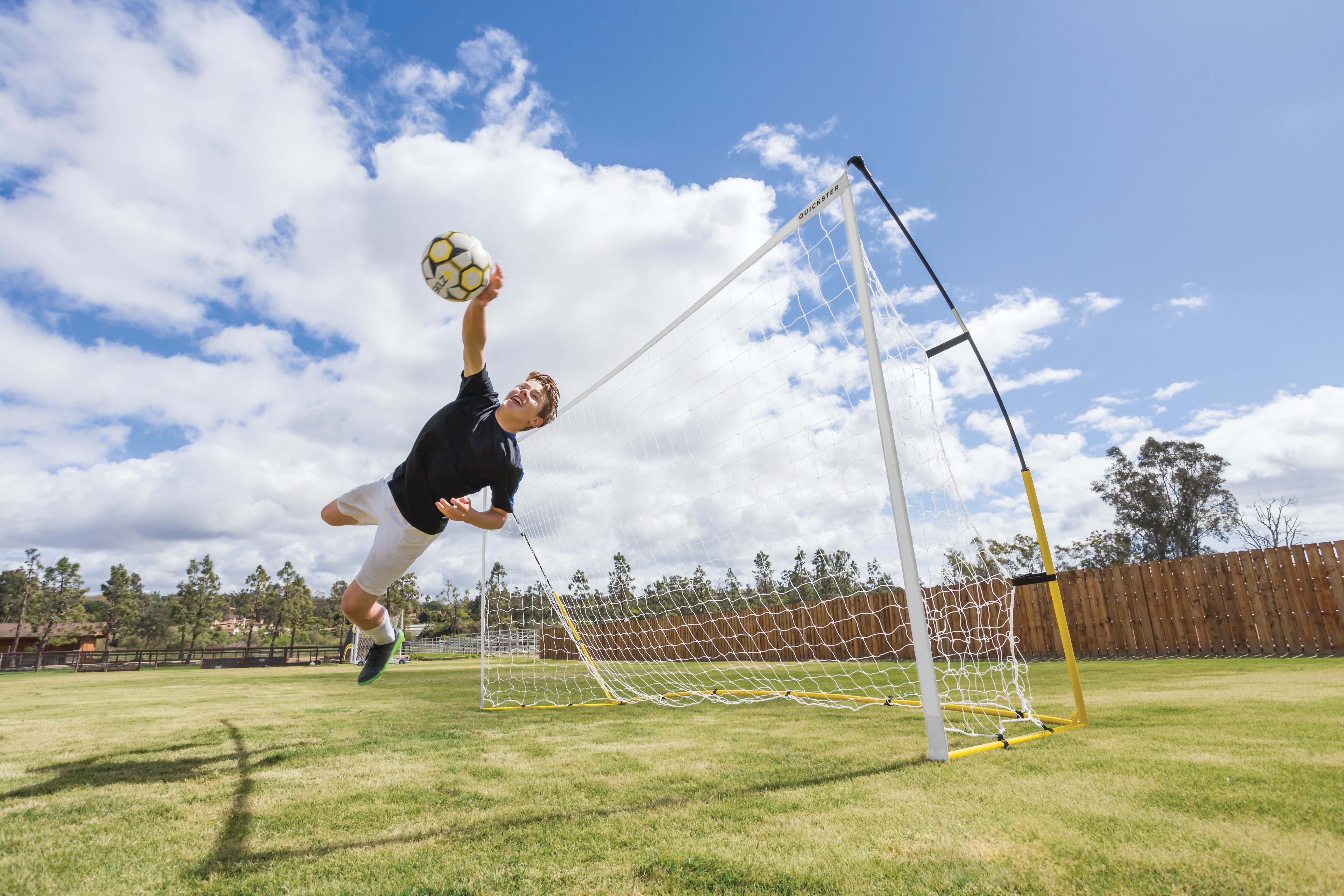 Quickster Speed Quickster Soccer Goal – SKLZ US